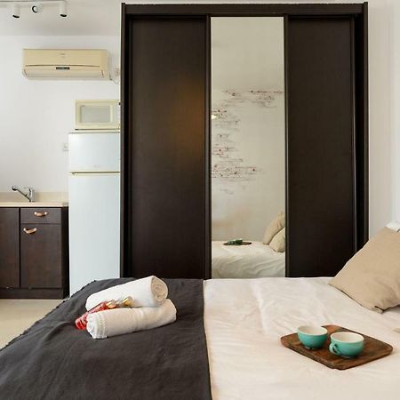 Sea View Designed Studio Apartment In Front Of Hilton Tlv Tel Aviv Exterior photo