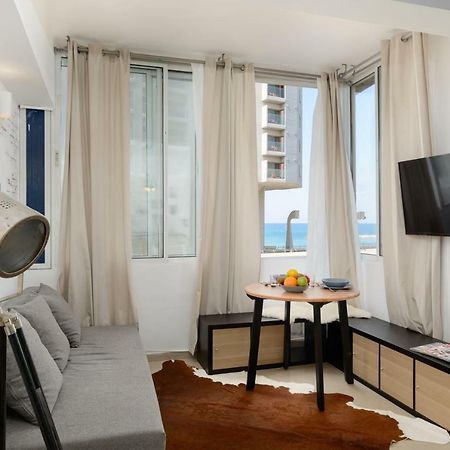 Sea View Designed Studio Apartment In Front Of Hilton Tlv Tel Aviv Exterior photo