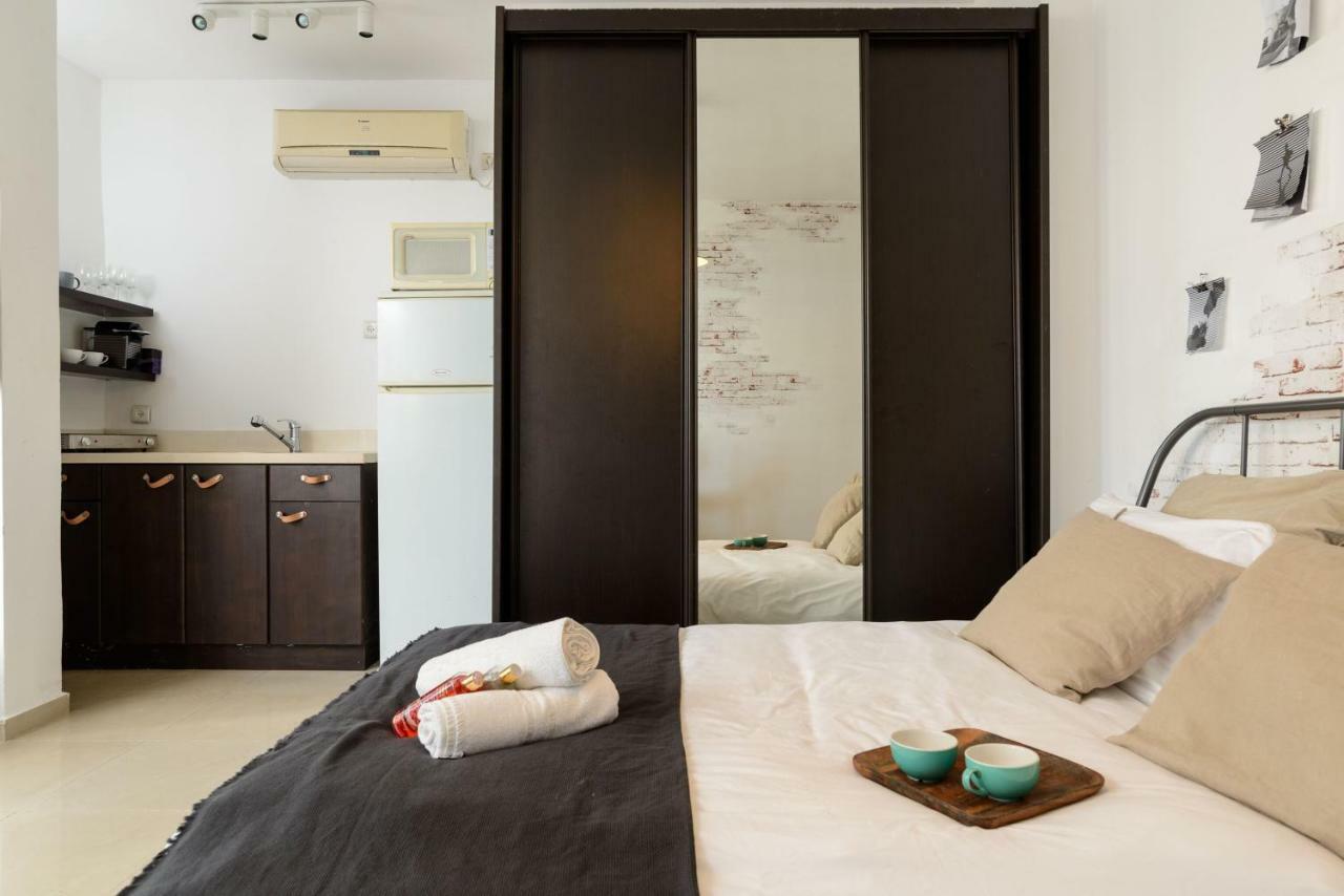 Sea View Designed Studio Apartment In Front Of Hilton Tlv Tel Aviv Exterior photo