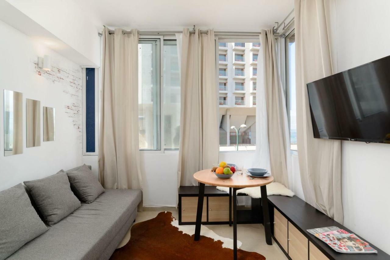 Sea View Designed Studio Apartment In Front Of Hilton Tlv Tel Aviv Exterior photo