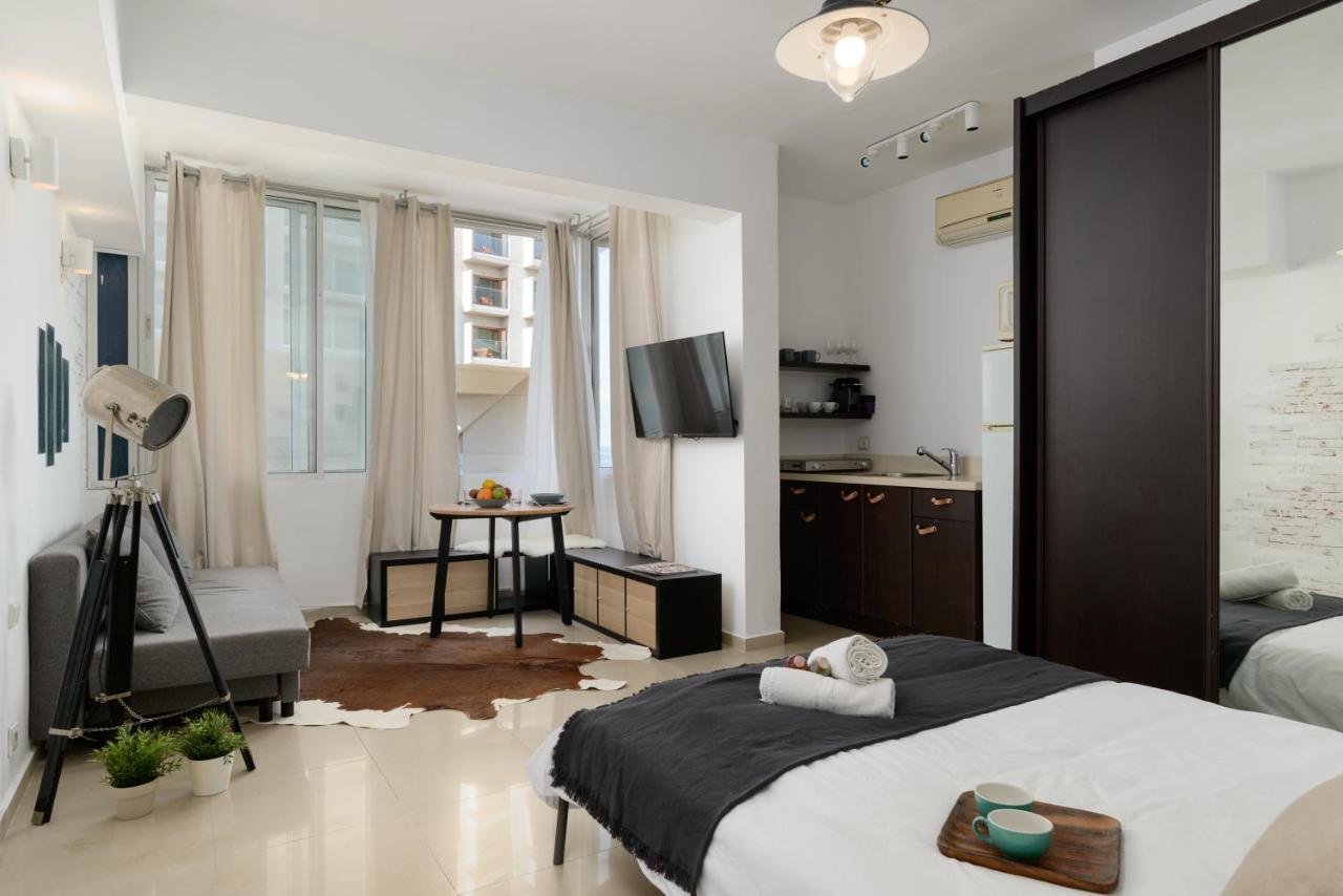 Sea View Designed Studio Apartment In Front Of Hilton Tlv Tel Aviv Exterior photo